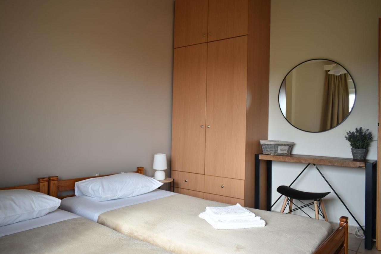 Mini Art Apartments Gerani  Exterior foto