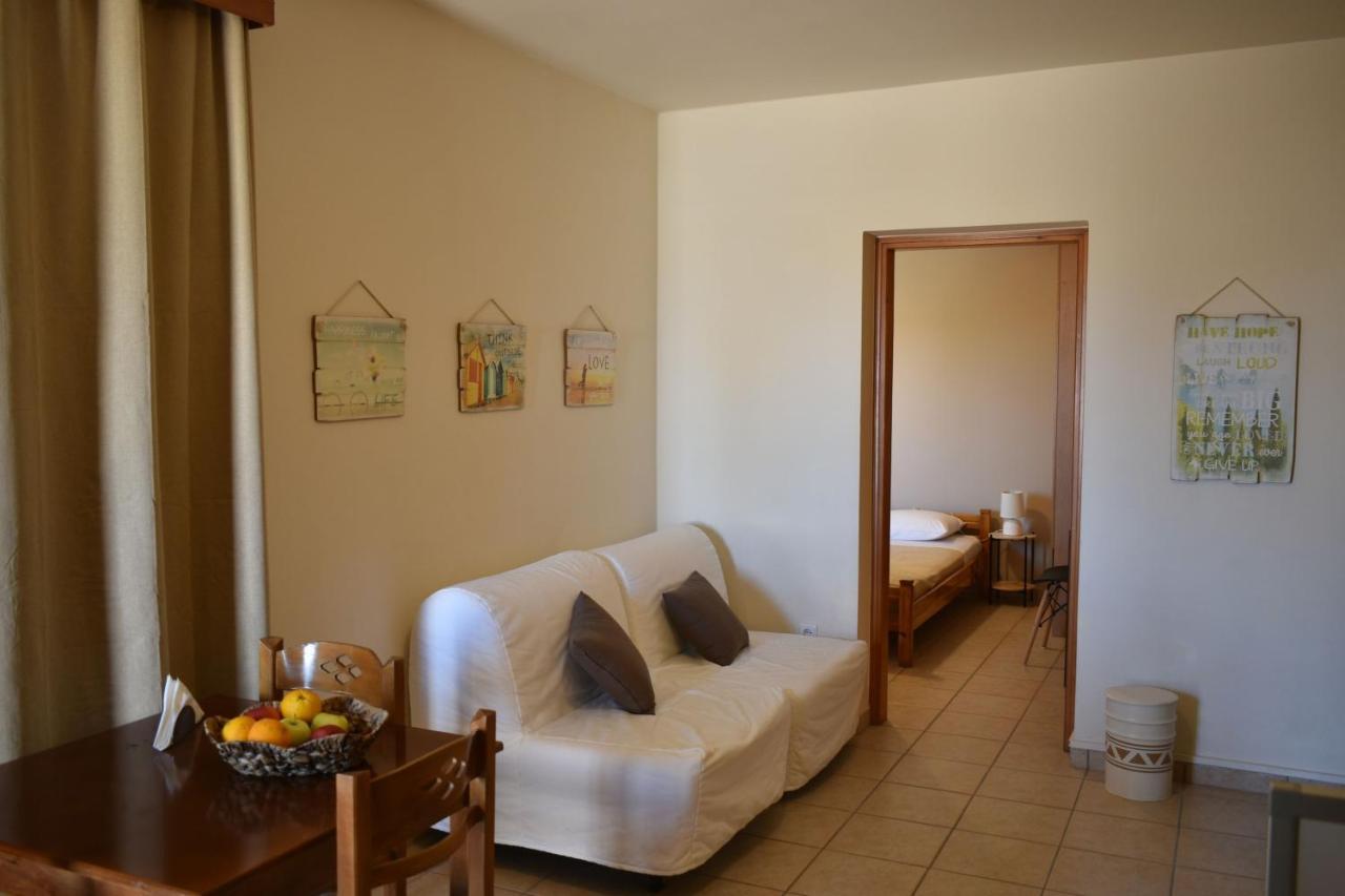Mini Art Apartments Gerani  Exterior foto