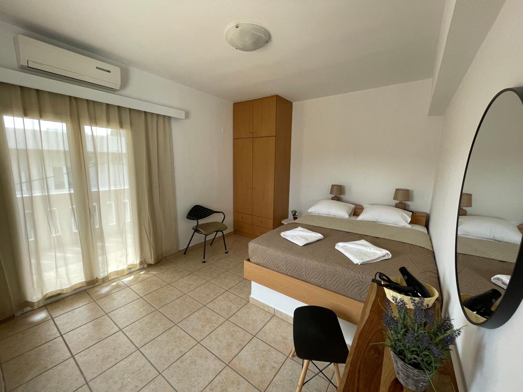 Mini Art Apartments Gerani  Exterior foto