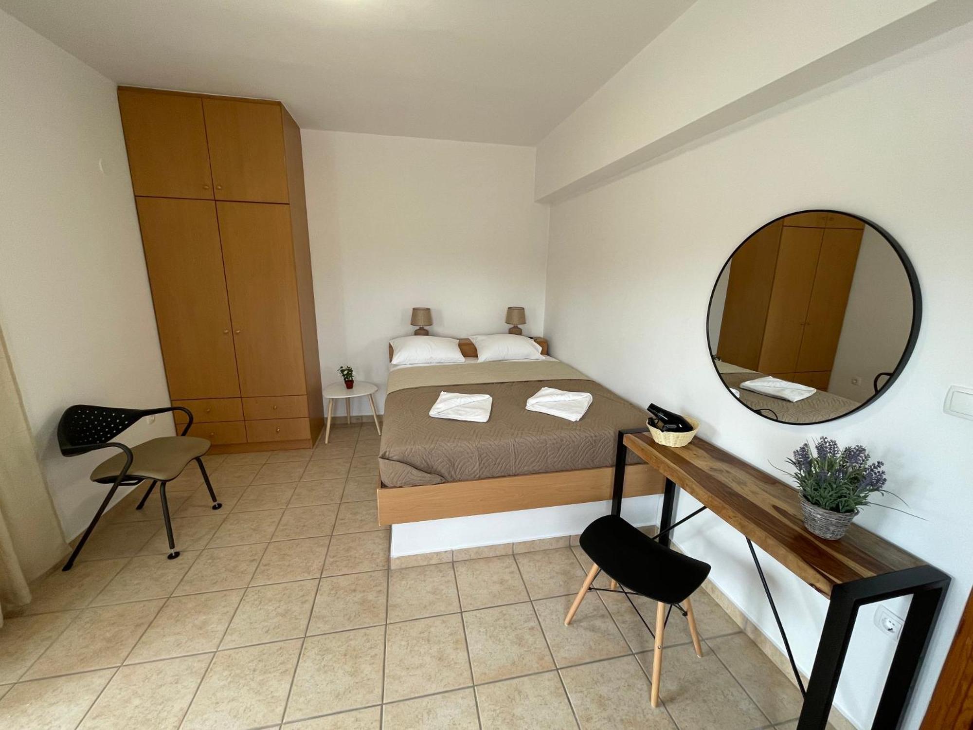 Mini Art Apartments Gerani  Exterior foto