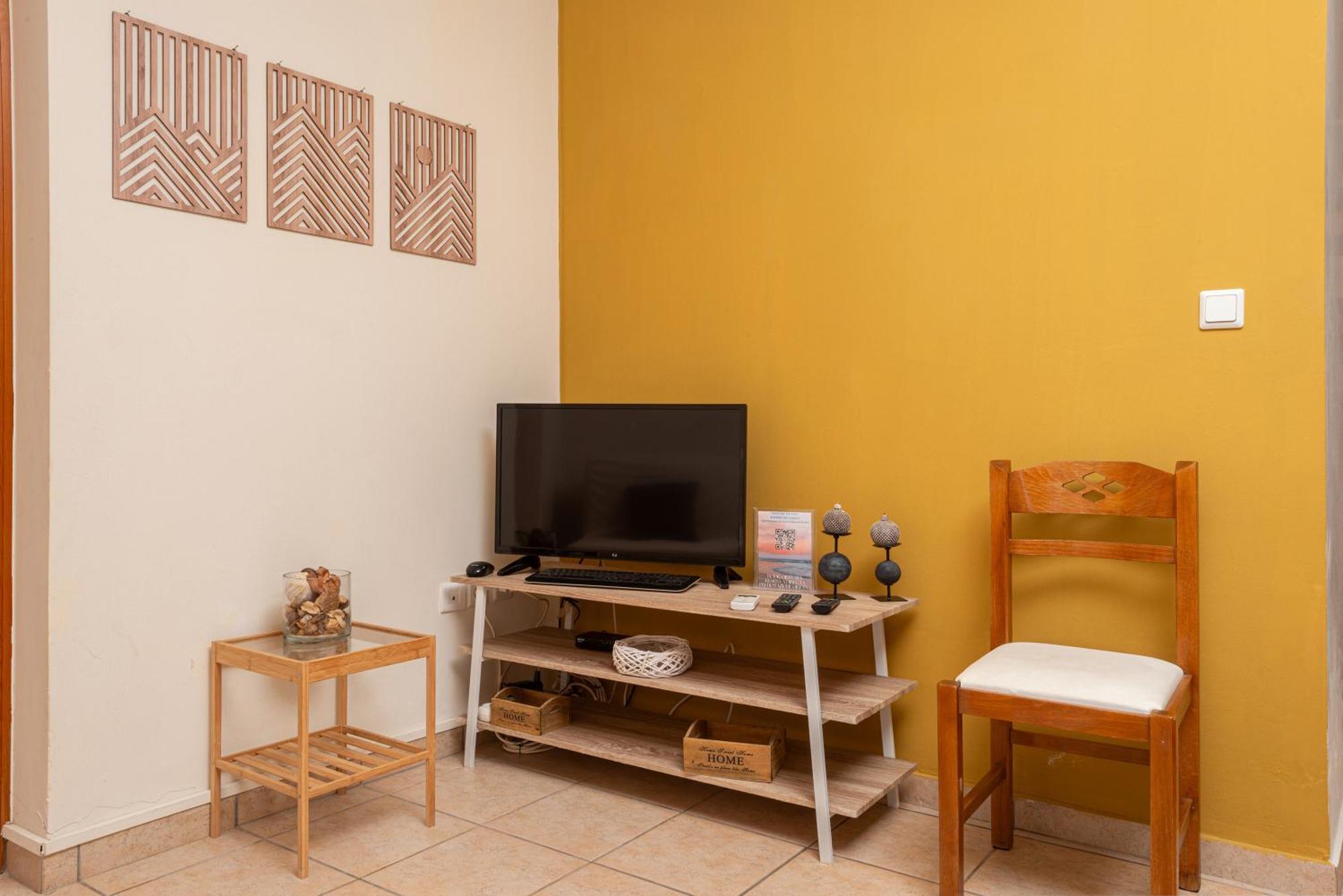 Mini Art Apartments Gerani  Exterior foto