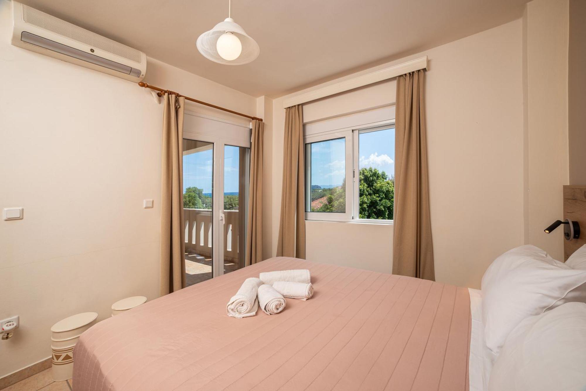 Mini Art Apartments Gerani  Exterior foto