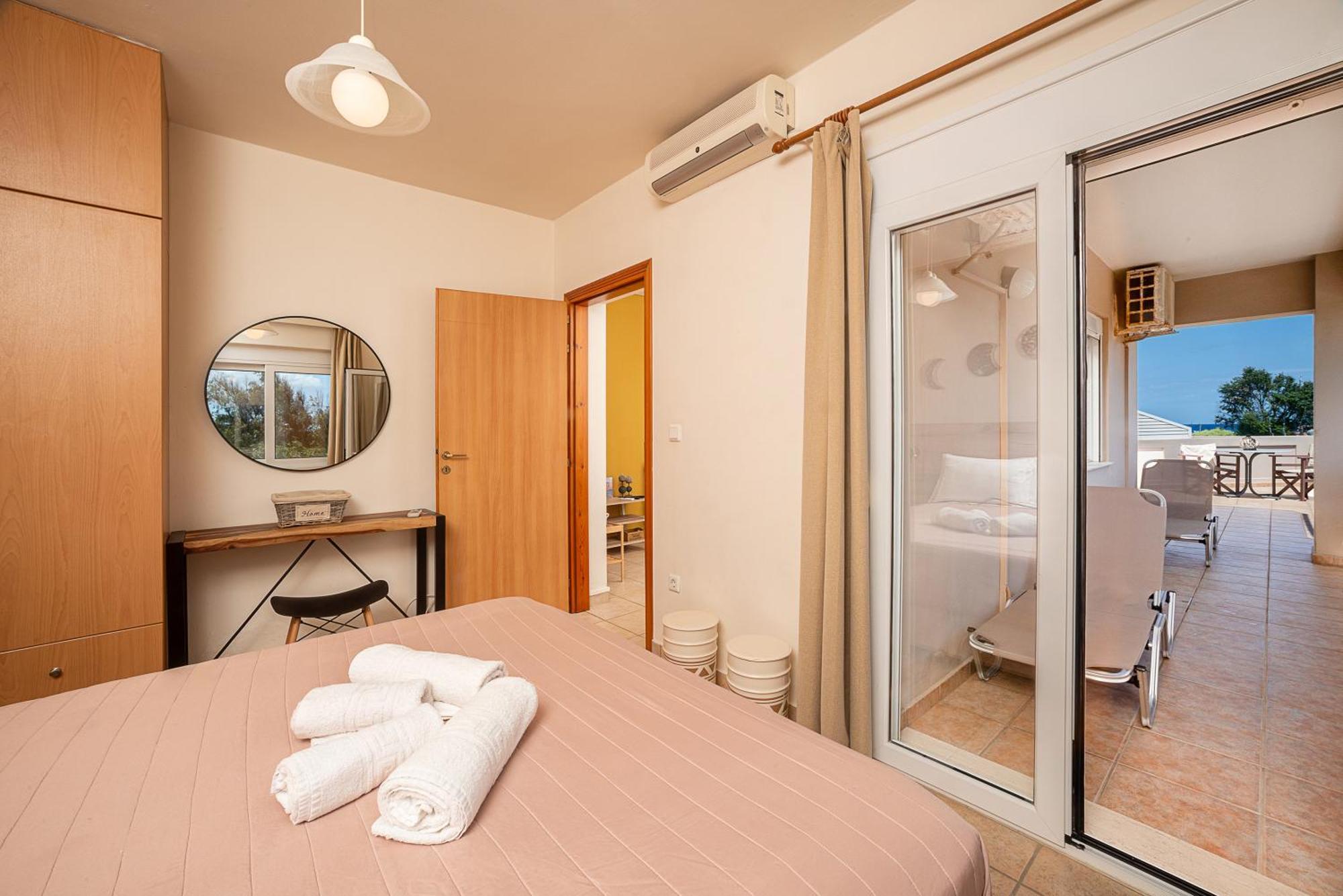 Mini Art Apartments Gerani  Exterior foto