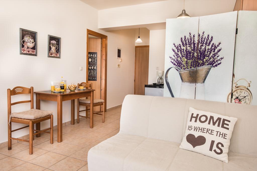 Mini Art Apartments Gerani  Exterior foto